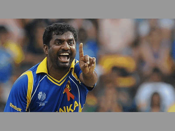 మోడ్రన్ క్రికెట్‌‌లో ముత్తయ్య మురళీధరన్ అత్యుత్తమ ఆటగాడని ఆయన చెప్పారు. టెస్టులు, వన్డేల్లో శ్రీలంక జట్టు రాణించడానికి ముత్తయ్య ఎనలేని సేవలు అందించాడని ఆయన ప్రశంసించారు. 2011లో ముంబైలో జరిగిన ఐసీసీ క్రికెట్ వరల్డ్ కప్ అనంతరం ముత్తయ్య అంతర్జాతీయ క్రికెట్‌కు వీడ్కోలు పలికారు. 