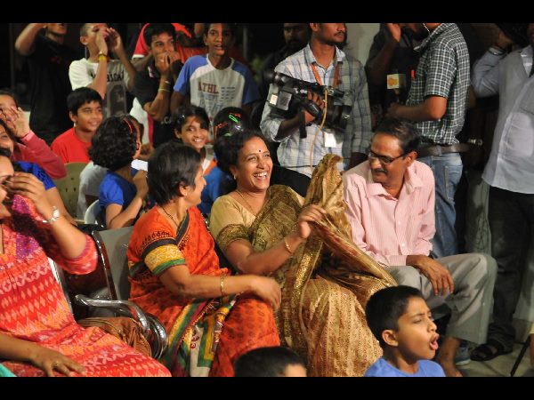 సింధు పేరెంట్స్ ఆనందం