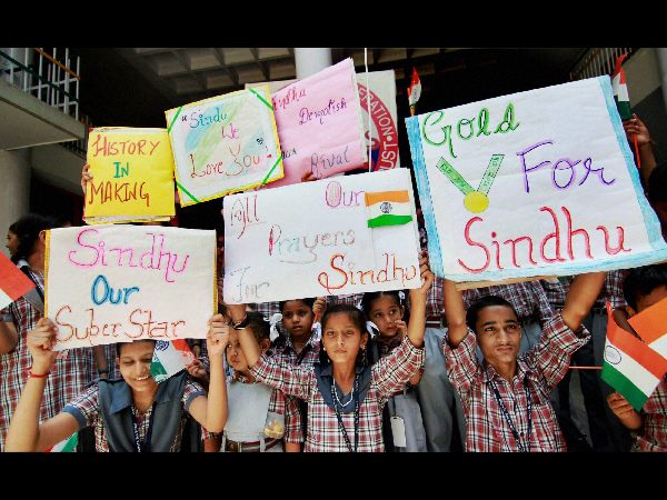 ఏపీ, తెలంగాణల కాసుల వర్షం