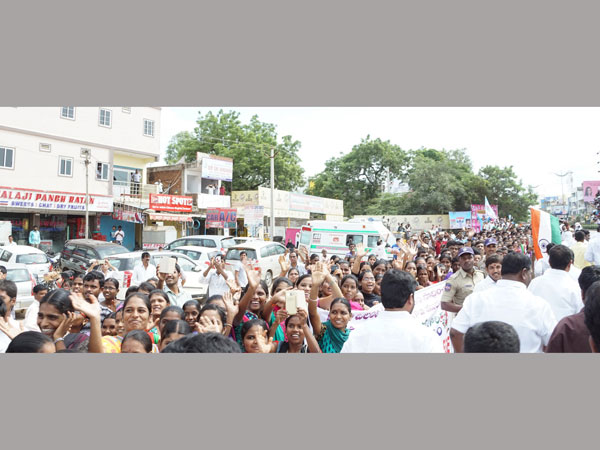 For PV Sindhu's Homecoming Today, 2 Telugu States Prep Grand Welcome