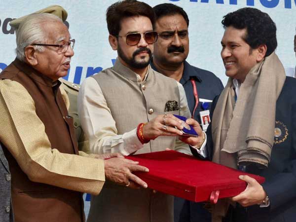  సచిన్ టెండూల్కర్‌కు సత్కారం