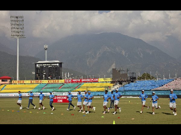  జ్వరం కారణంగా సురష్ రైనా తొలి వన్డేకు దూరం