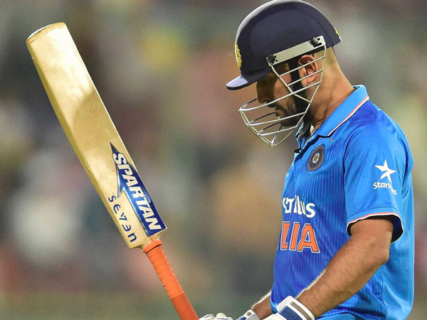 Dhoni to consider retirement after Champions Trophy? Ex-cricketers back skipper to continue 