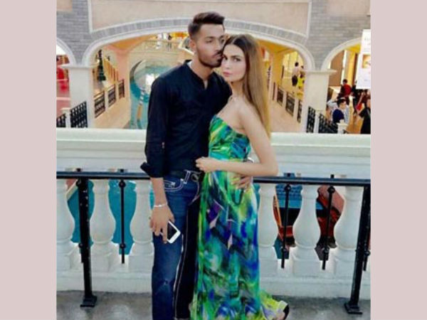 మోడల్‌ లీషా శర్మతో పాండ్యా డేటింగ్‌