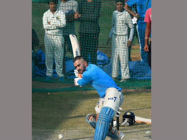 నాలుగో వన్దే నాడు.. ఆరాధ్య చేజ్..