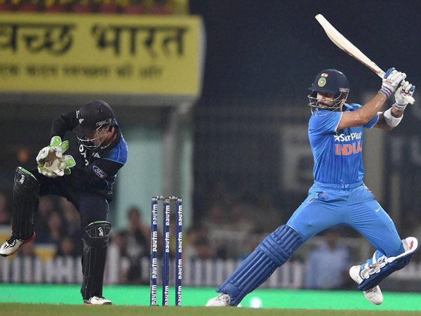 కోహ్లీ పుట్టిన రోజునే కేక్ కట్ చేస్తున్నా