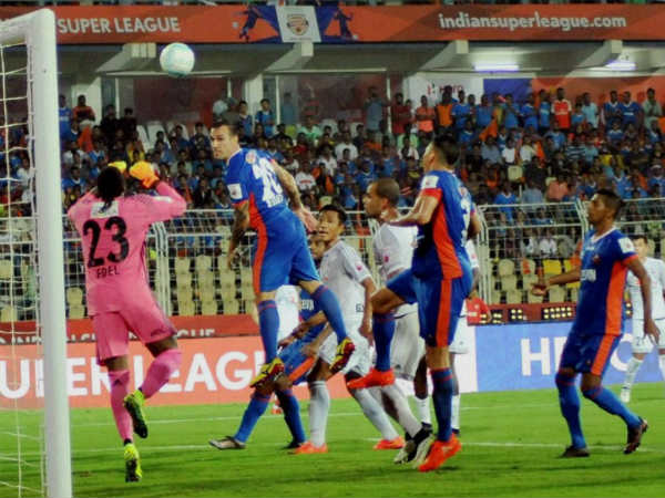 మ్యాచ్ మలుపు తిప్పిన రిచర్ల్యైసన్ ఫౌల్ 