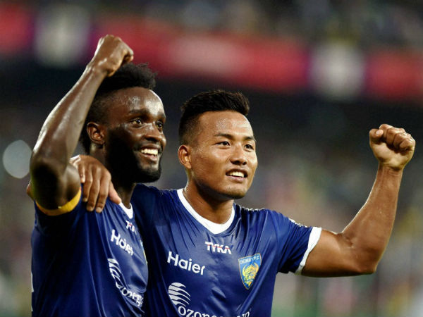 సాటిలేని గాడ్జె, మెండీ