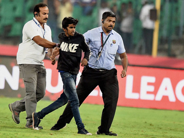 సెకండాఫ్‌లో గోల్ చేసే అవకాశాన్ని మిస్ చేసుకున్న కేరళ 