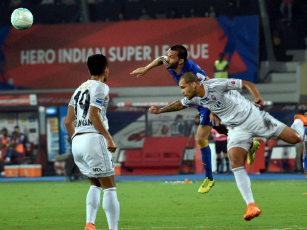 అటాకింగ్‌కు దిగిన ఢిల్లీ