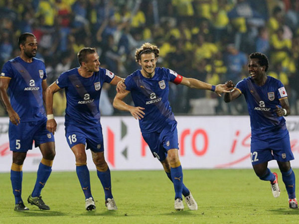 గ్రాహం స్టాక్‌ను అడ్డుకున్న గోల్ కీపర్