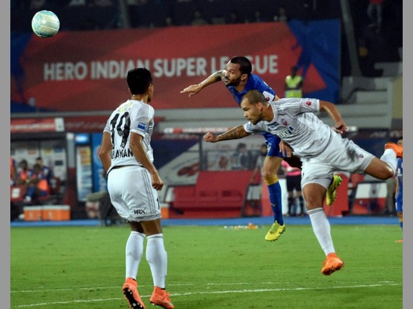 సందేశ్ జిగ్నాస్ వర్సెస్ అనిబల్ రోడ్రిగెజ్ 