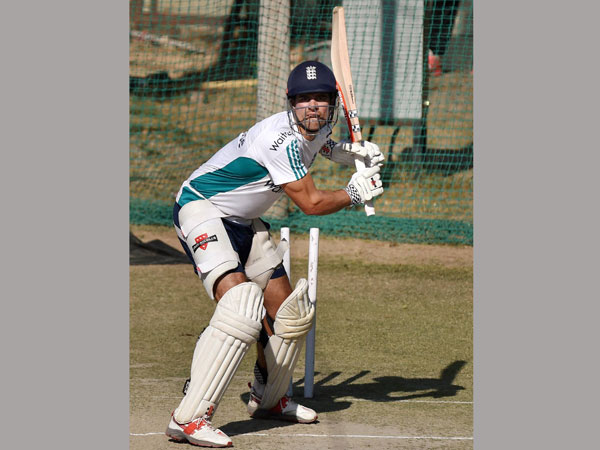 యువ ఆటగాళ్లు పోటీపడుతున్నారు