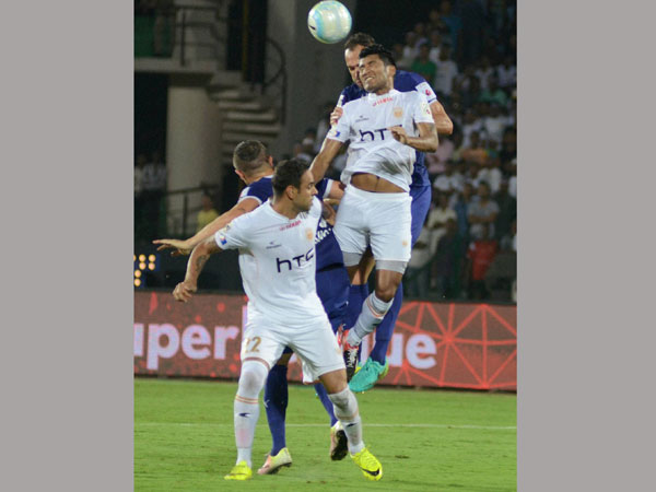 సెమీ ఫైనల్స్ ఆశలు సజీవంగా