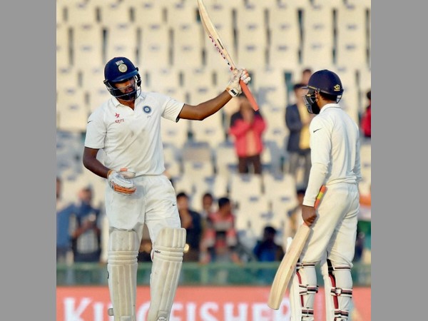 ముగ్గురు బ్యాట్స్‌మెన్ అర్ధ శతకాలు