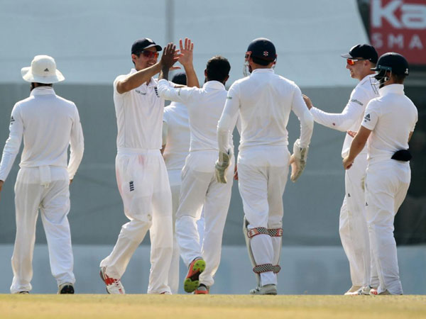 భారత్ 417 ఆలౌట్, ఆధిక్యం 134