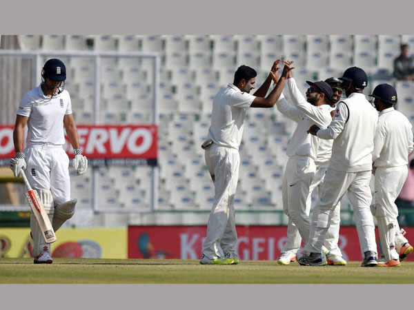  రాణించిన అశ్విన్, రవీంద్ర జడేజా, జయంత్ యాదవ్‌లు