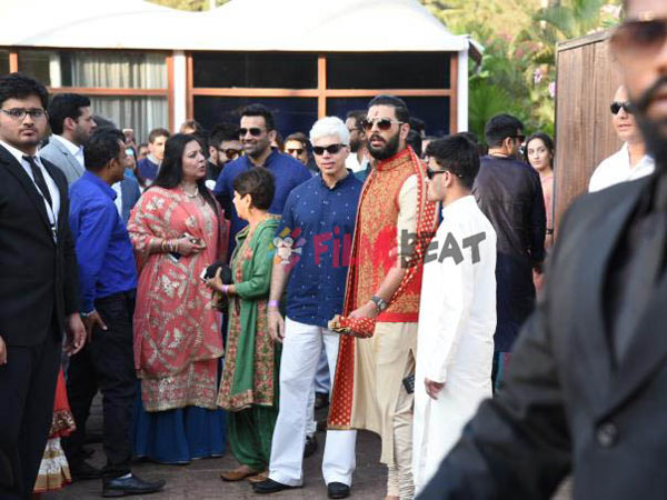 యువరాజ్ తల్లి షబ్నం సింగ్‌తో జహీర్ ఖాన్