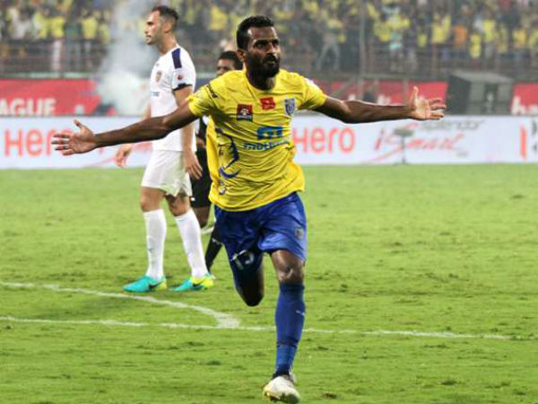 కేరళ మిడ్‌ఫీల్డ్‌లో వినీత్‘కీ’