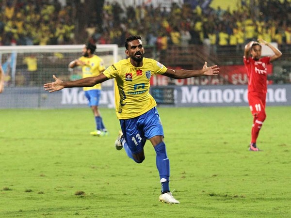 లీగ్ టాపర్స్ ముంబై, కోల్‌కతా