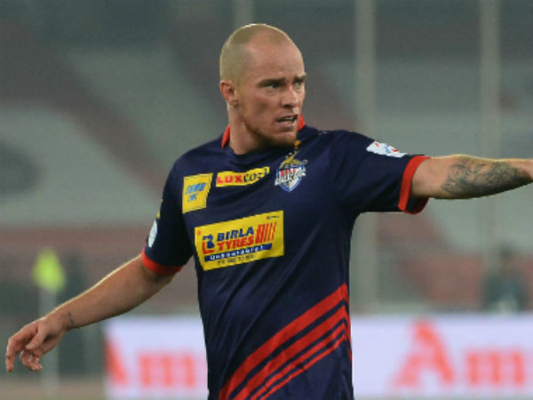 ఫుట్‌బాల్ నిపుణులు ఏమన్నారు