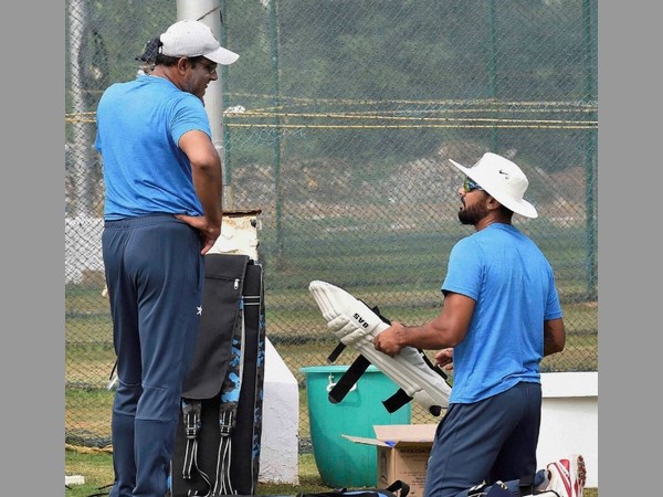 మూడు భిన్నమైన ఓపెనింగ్ జంటలు