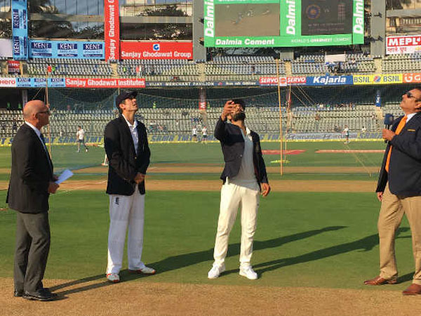 టాస్ గెలిచి బ్యాటింగ్ ఎంచుకున్న ఇంగ్లాండ్ 