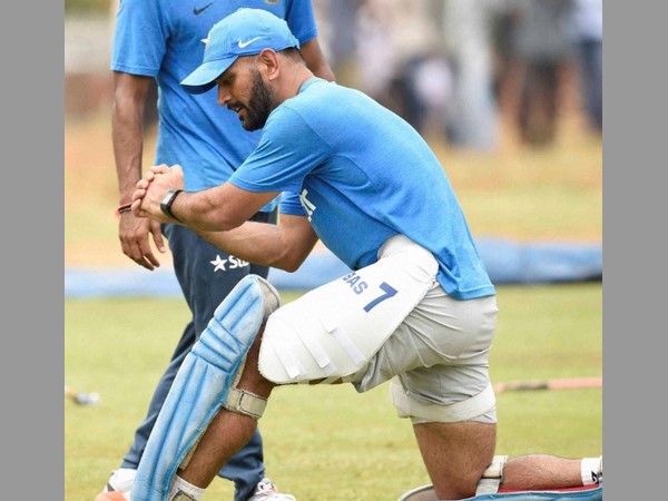 భారత్-ఏ జట్టుతో వార్మప్ మ్యాచ్‌లో ధోని