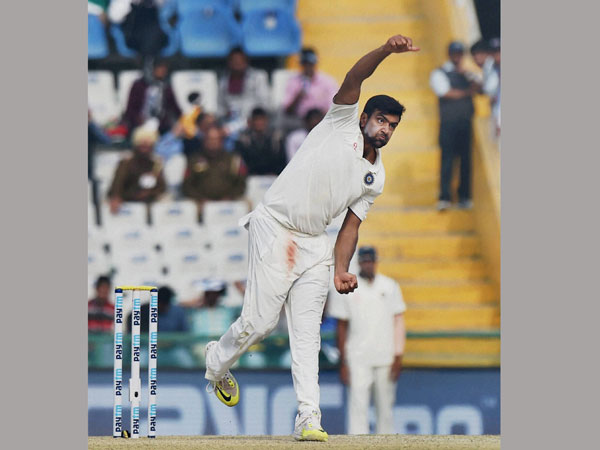 200 వికెట్లను అత్యంత వేగంగా సాధించిన రెండో బౌలర్‌