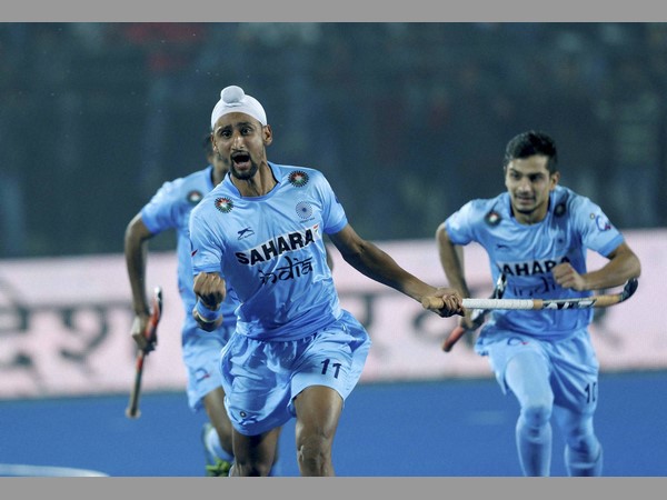 ఆస్ట్రేలియాతో పోరు హోరాహోరీ