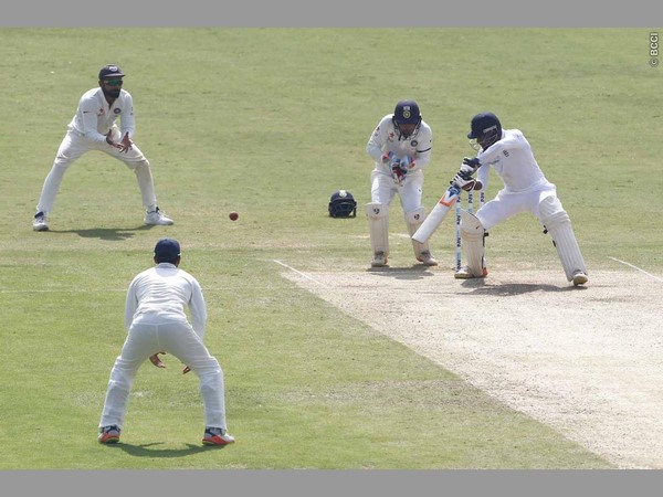 తొలి ఇన్నింగ్స్‌లో ఇంగ్లాండ్ 477 ఆలౌట్