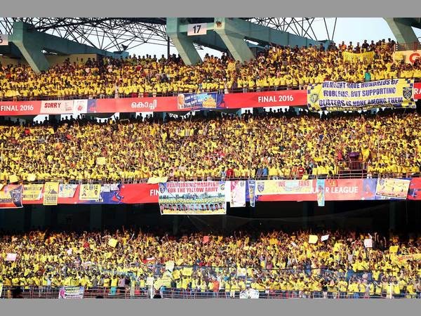 60 వేల మందికి పైగా అభిమానులు