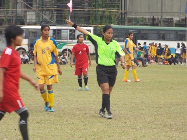 మహిళా ఫుట్ బాలర్ గా ఉవెనా ఫెర్నాండెజ్