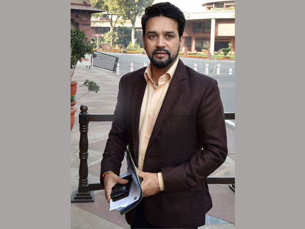 టెస్టు జట్టులో కోహ్లీకి చోటు లభించకపోవడం బాధాకరం