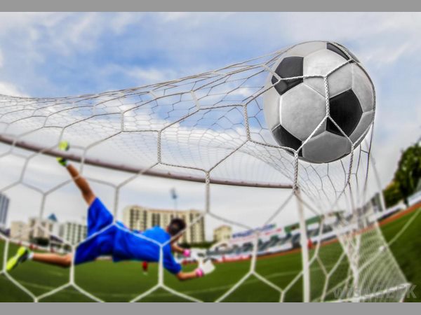 డిఫెన్స్‌తో తగ్గిన హ్యాట్రిక్ గోల్స్