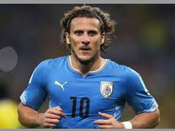 తొలి హ్యాట్రిక్ ఫోర్లాన్‌దే 