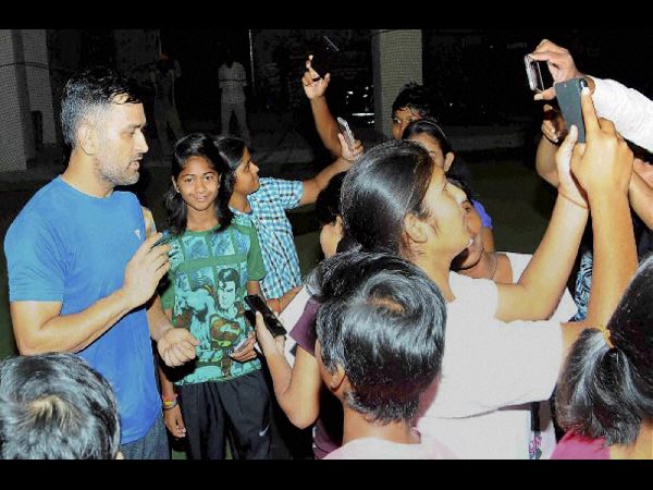 ధోనియే సరైన నాయకుడని భావించా!