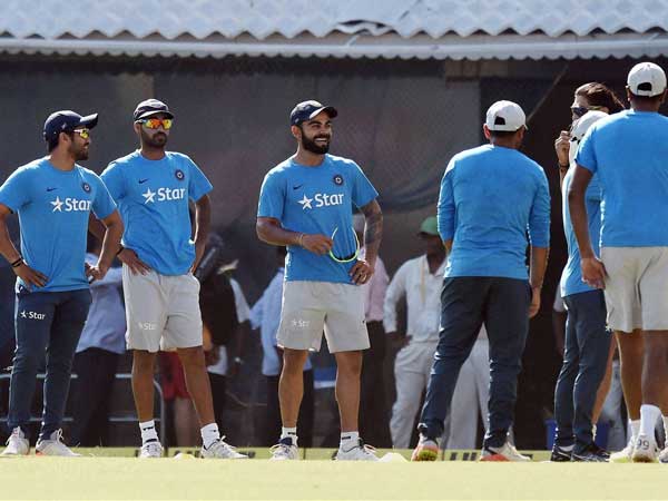 సీనియర్ ఆటగాళ్లున్న జట్టుకు కెప్టెన్‌గా ఉండడం కష్టమా?