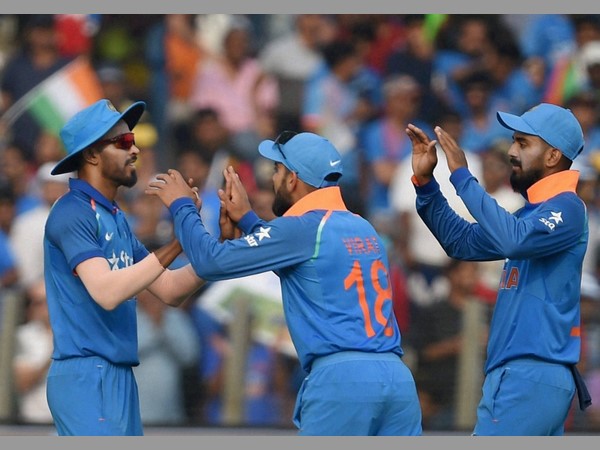 భారత్ విజయ లక్ష్యం 351