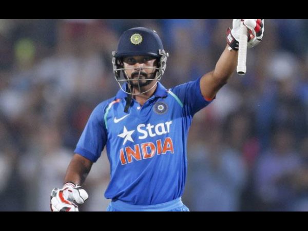 జాదవ్‌కు మ్యాన్ ఆఫ్ ది మ్యాచ్ అవార్డు