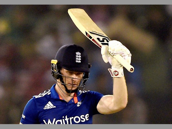 ఇయాన్ మోర్గాన్ సెంచరీ