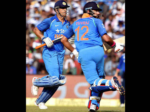 కటక్ వన్డేలో సత్తా చాటిన ధోని