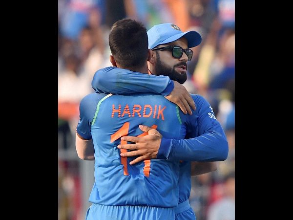 స్టోక్స్‌కు మ్యాన్ ఆఫ్ ద మ్యాచ్, కేదార్‌కు మ్యాన్ ఆఫ్ ద సిరీస్