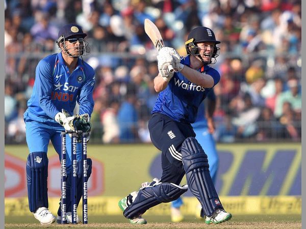 మూడు సార్లు మూడొందలకు పైగా పరుగులు