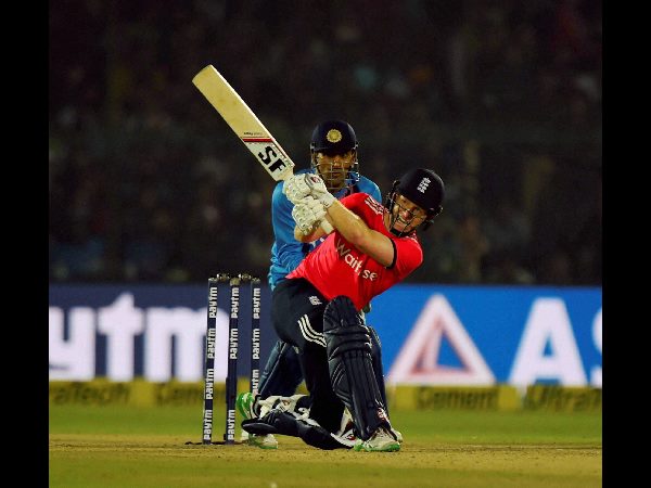 20వ ఓవర్‌లో విజయం నుంచి దూరంగా