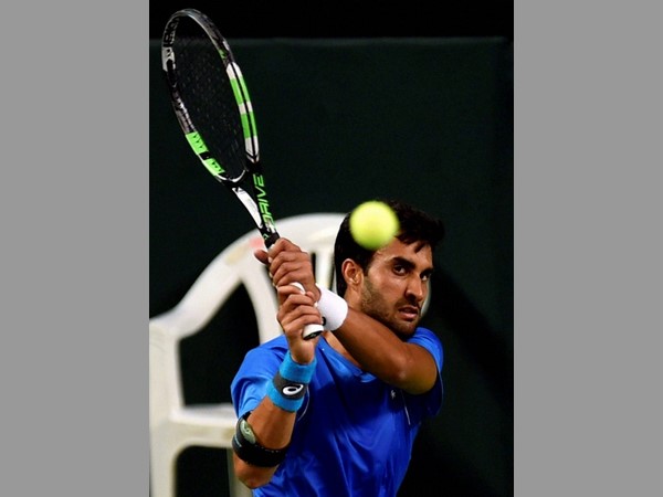 డబుల్స్‌లో విజయం సాధించడం చాలా కష్టం