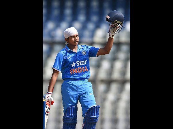 గిల్ వరుసగా రెండో సెంచరీ 