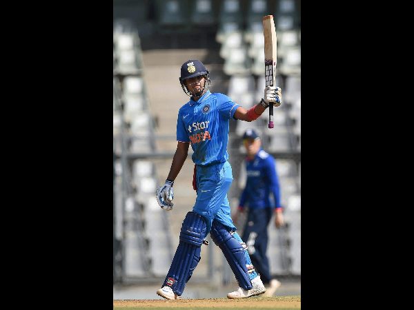 ఇంగ్లాండ్‌ను ఘోరంగా దెబ్బతీసిన కమలేశ్ నాగర్‌కోటి 