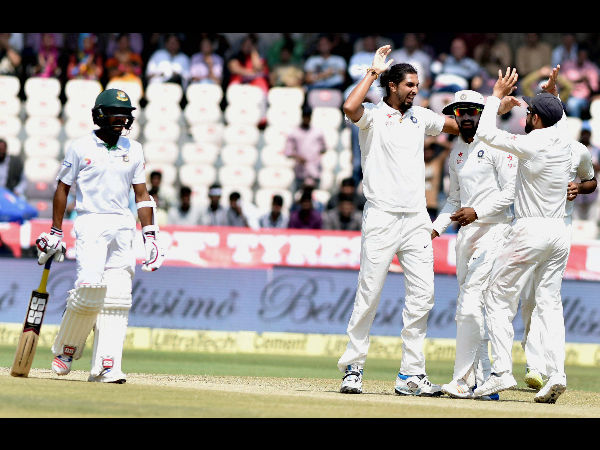 మహ్మదుల్లా వికెట్ తీసిన ఆనందంలో ఇషాంత్ శర్మ