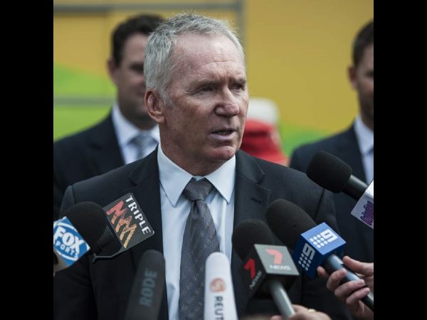  దీంతో రెన్ షా తీరుపై ఆసీస్ మాజీ కెప్టెన్ అల‌ెన్ బోర్డ‌ర్ 